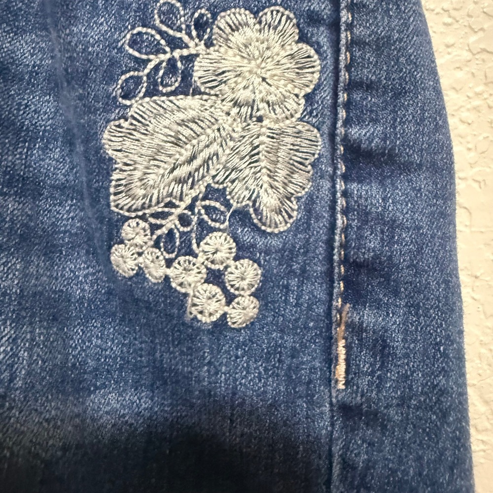 Vintage America Blues Boho Capri Jeans Embroidered Tassel Hem Blue Size 12/31 - Picture 11 of 16